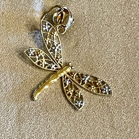 🆕 14k Solid Yellow/White Gold Dragonfly Pendant Diamond Cut - Picture 13 of 13